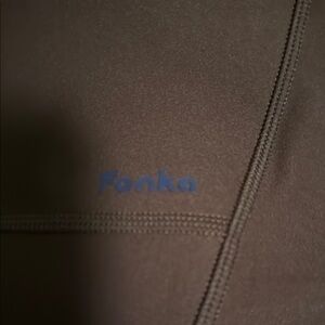 Fanta brown work out leggings.